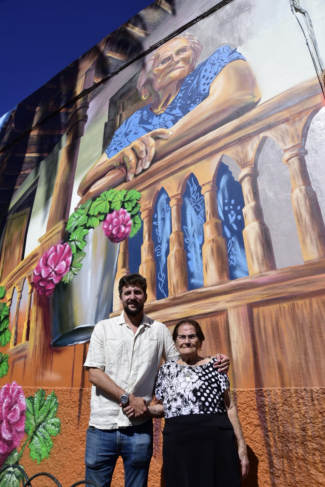 El casco de Agüimes luce un nuevo mural en homenaje a la vecina Carmen Tarajano