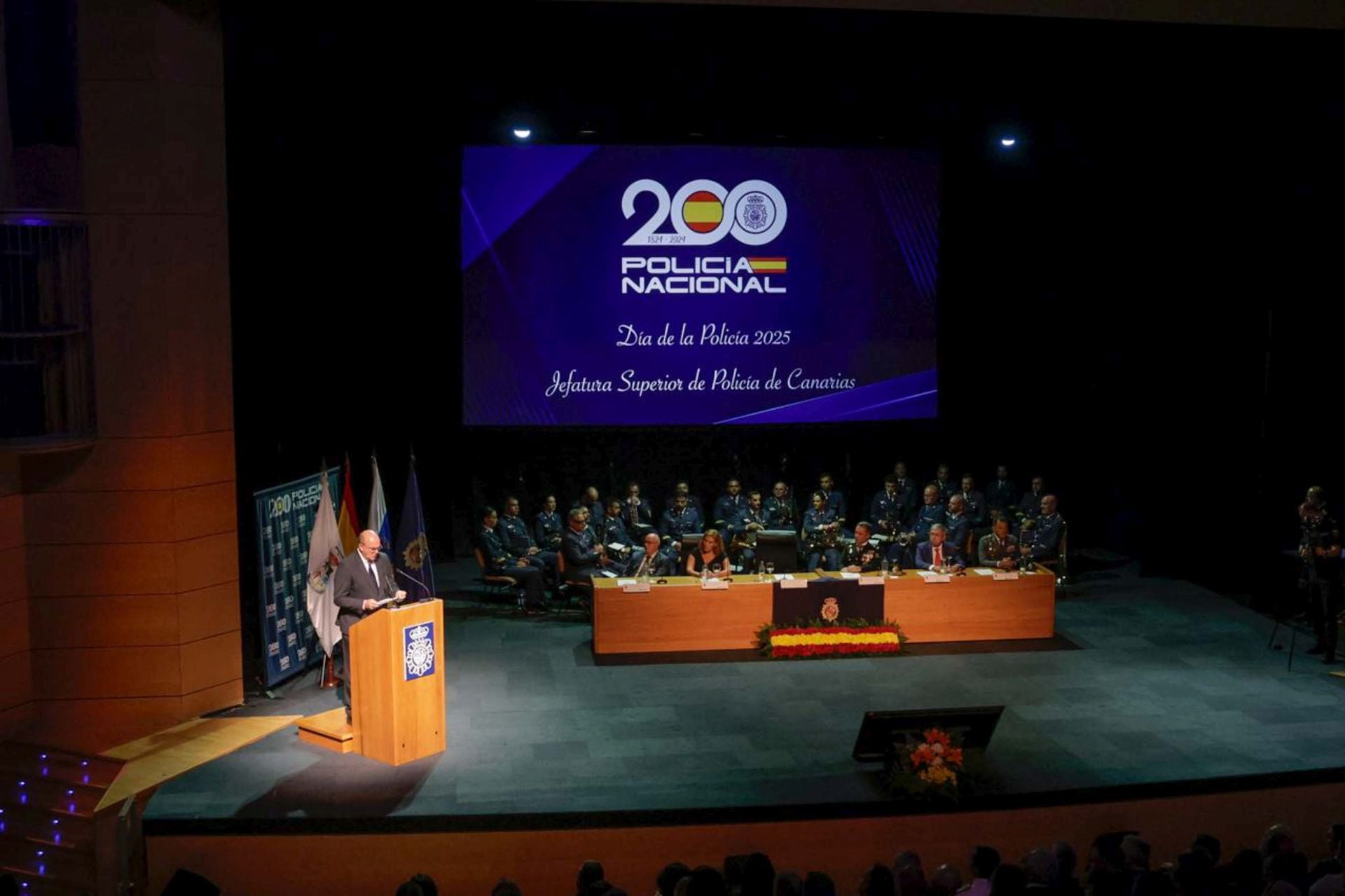 La Policía Nacional tributa un reconocimiento a 141 personas