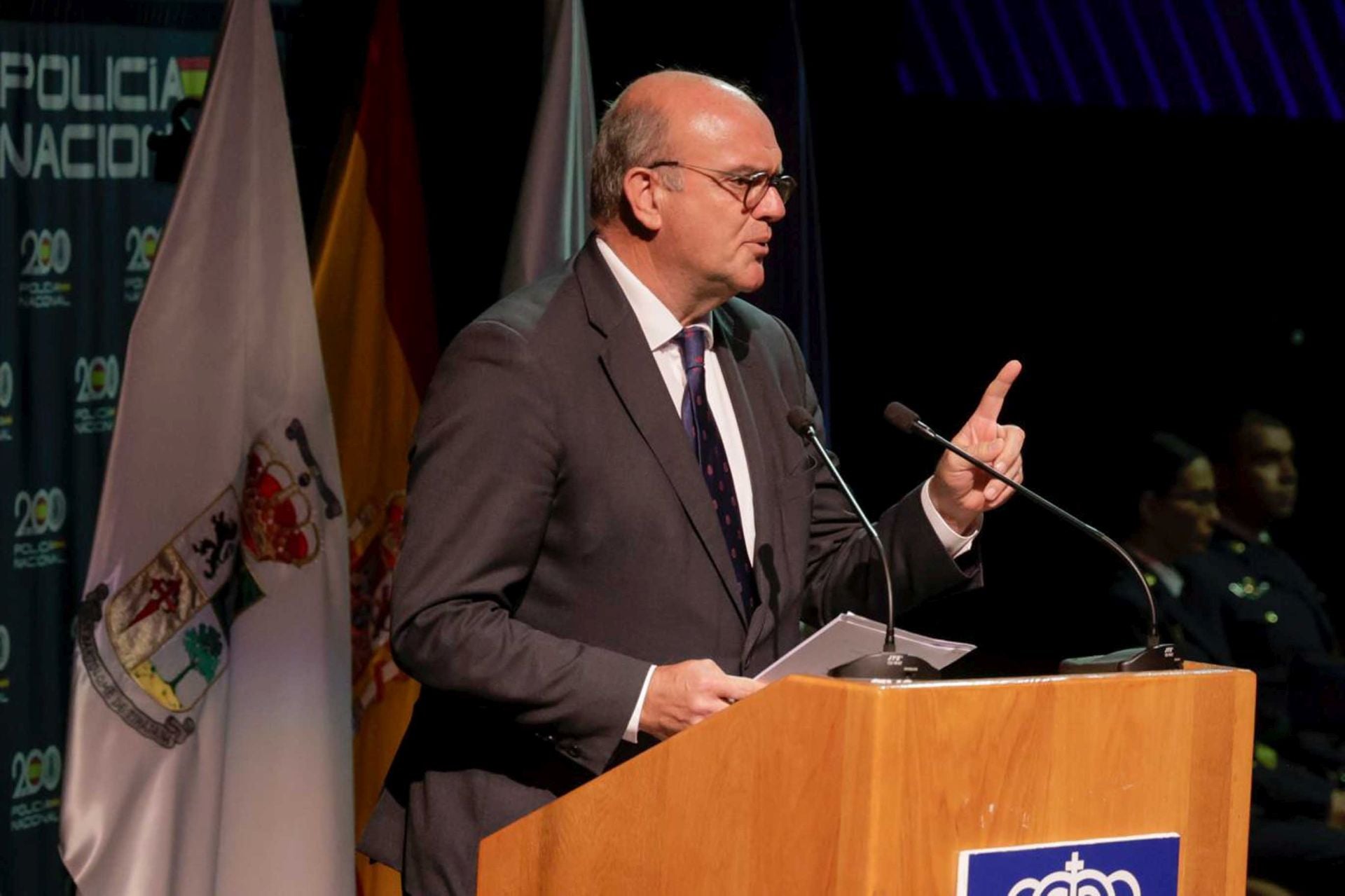 La Policía Nacional tributa un reconocimiento a 141 personas