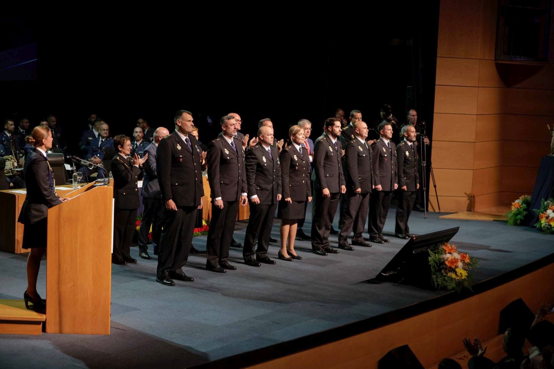 La Policía Nacional tributa un reconocimiento a 141 personas