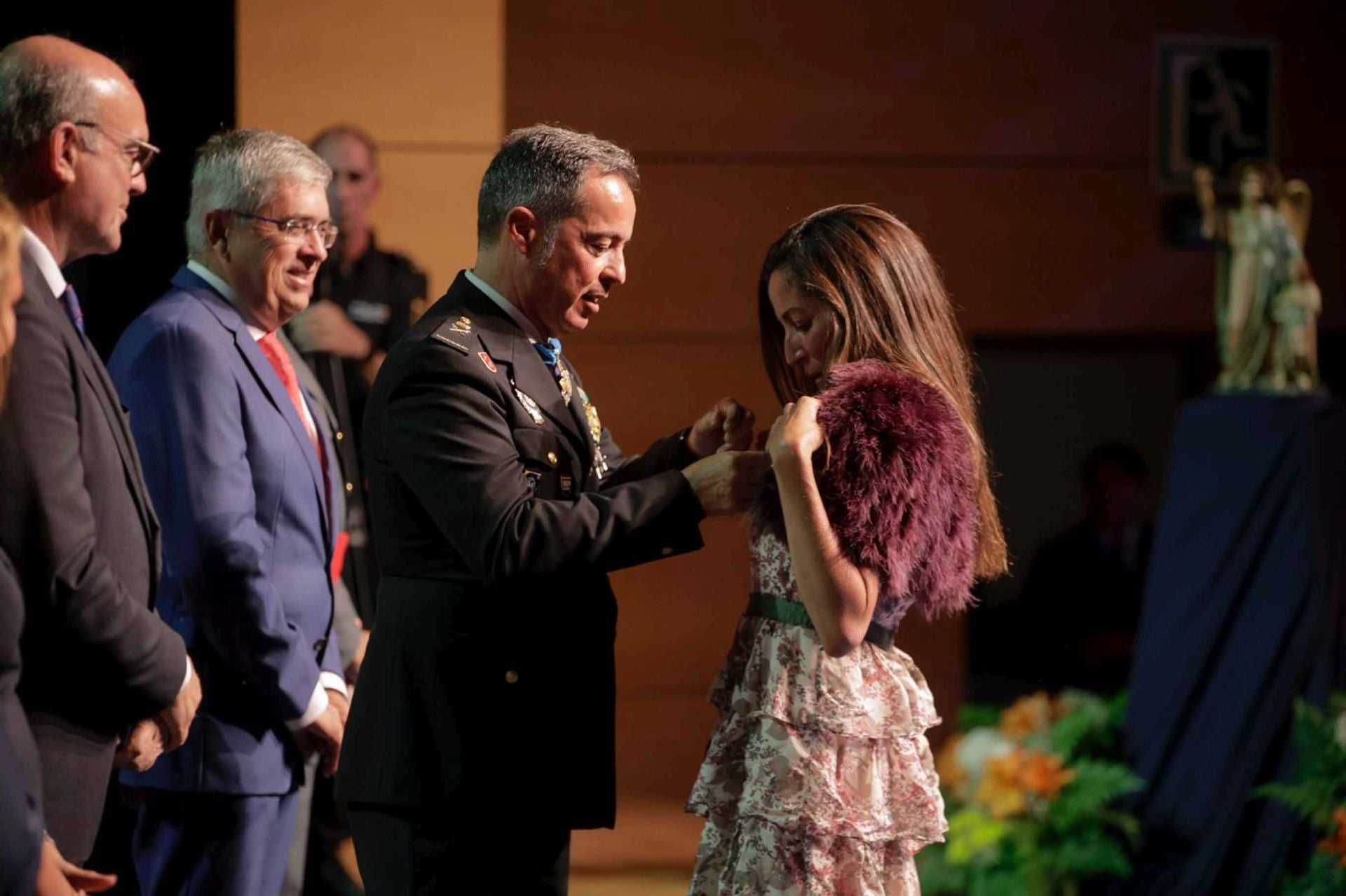 La Policía Nacional tributa un reconocimiento a 141 personas