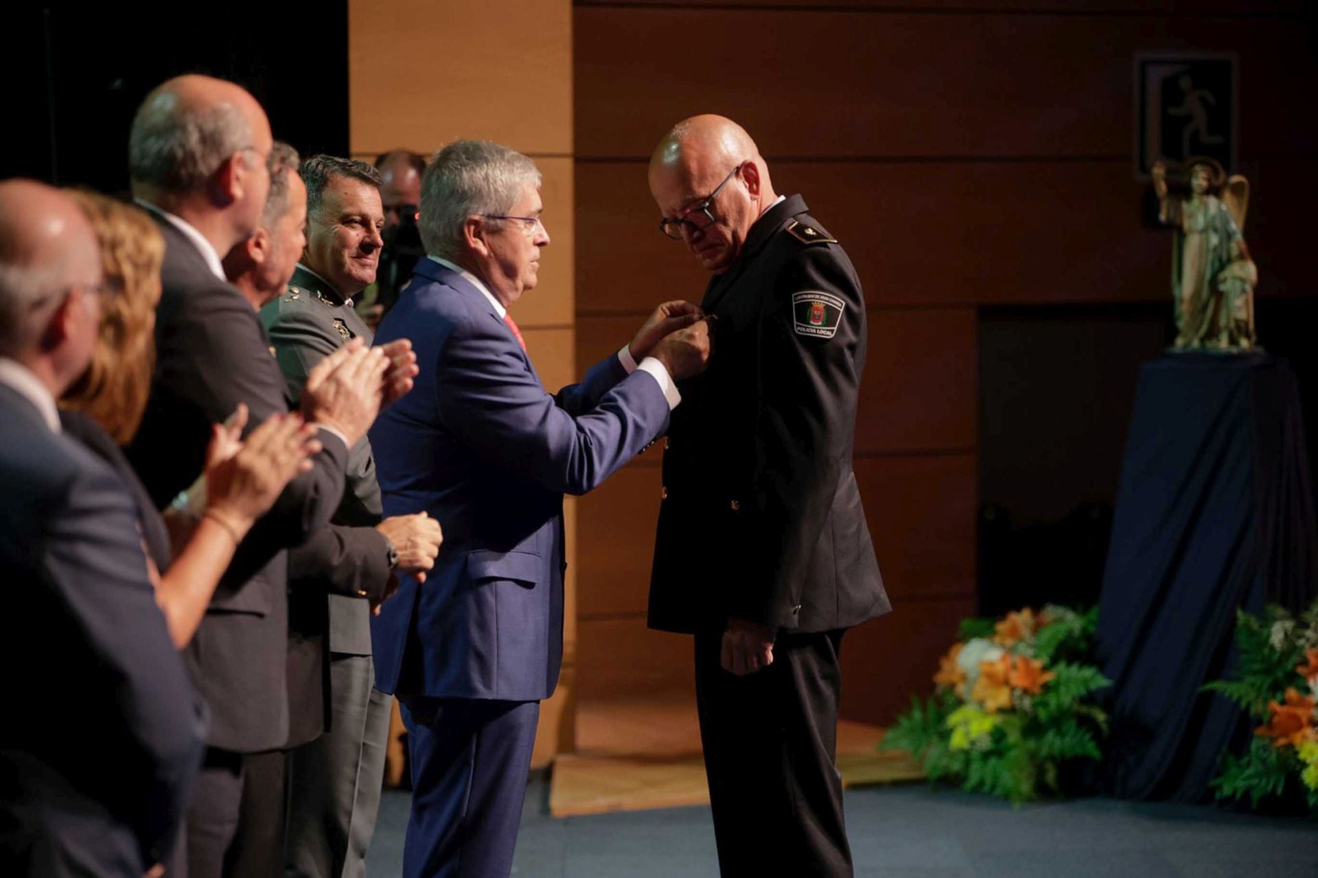La Policía Nacional tributa un reconocimiento a 141 personas
