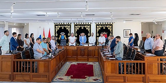Minuto de silencio en memoria de Antonio Corujo Tejera.