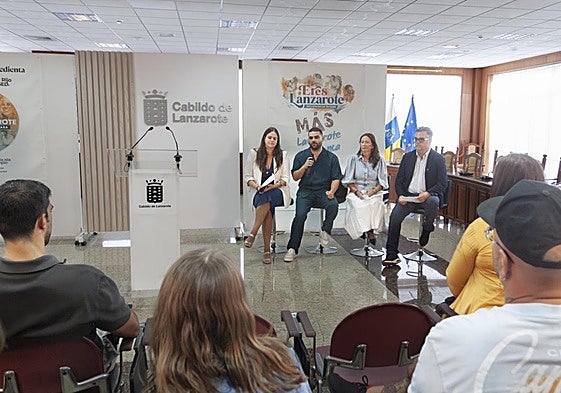 Presentación en el Cabildo.