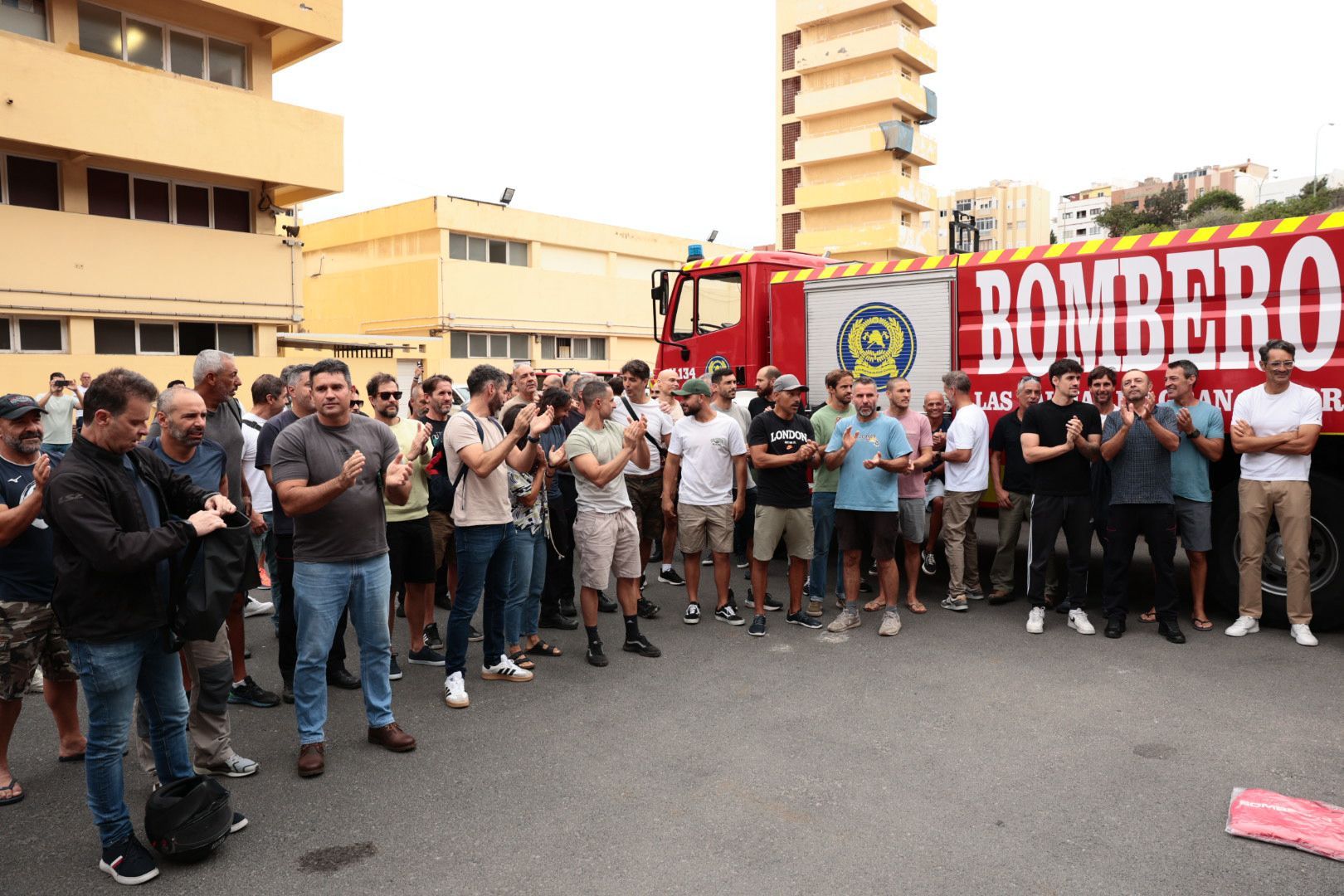 Los bomberos alzan la voz en el Parque Central Miller Bajo