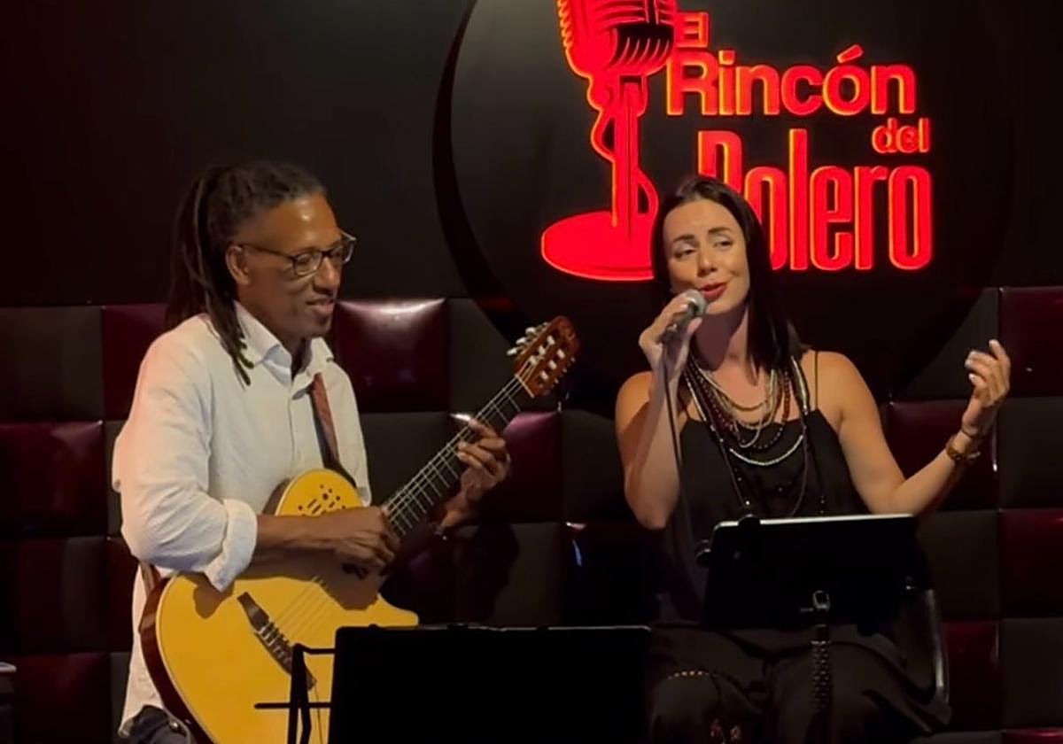 Magadalena Padilla y Fofi Lussón en una actuación previa en el Rincón del Bolero.