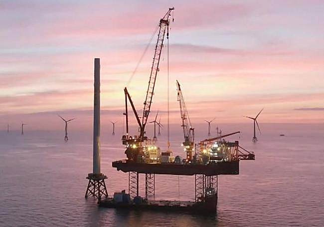 La plataforma autoelevable en funcionamiento.