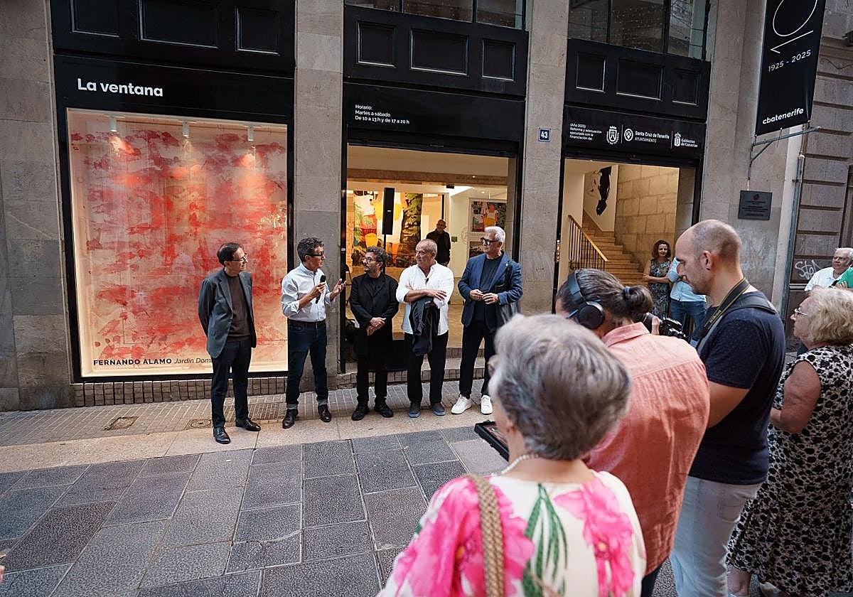 Momento del acto de presentación.