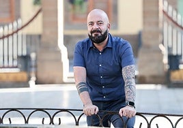 Xabier Legarreta, en la plaza de Santiago, en Gáldar.