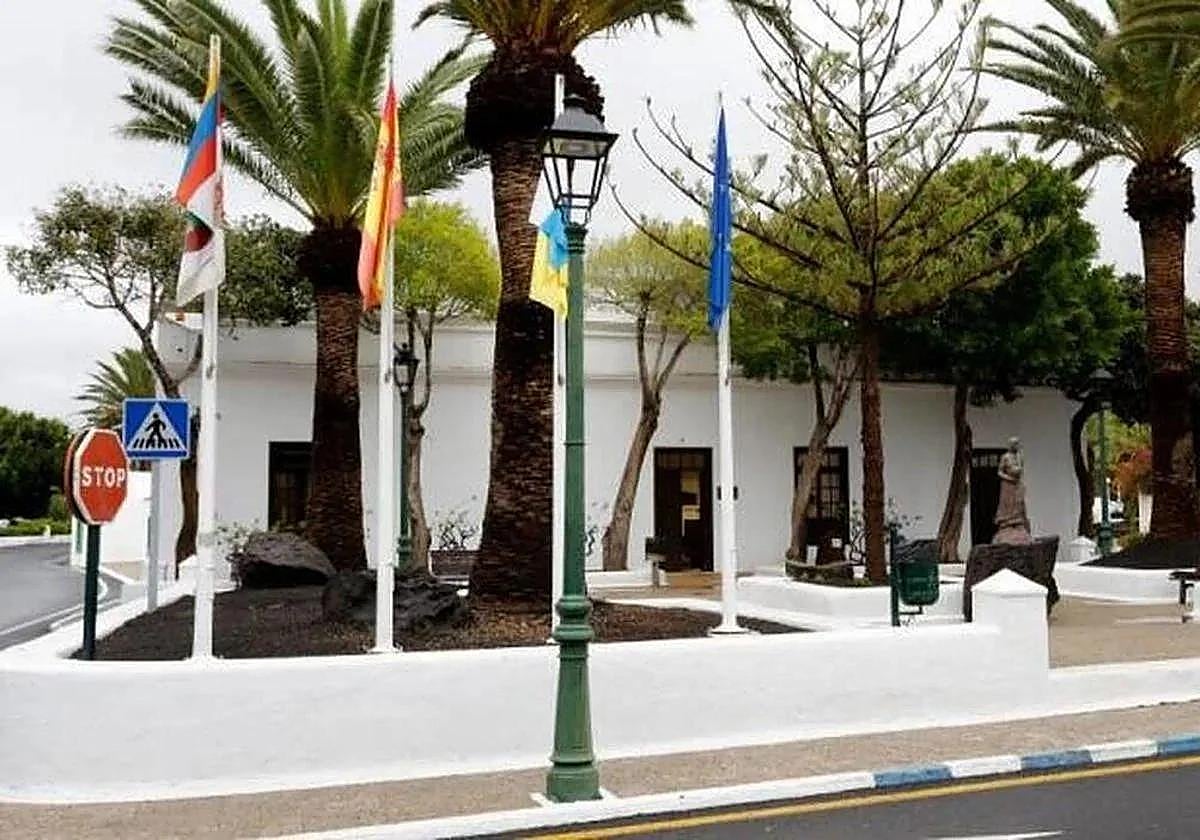 Consistorio de Yaiza.