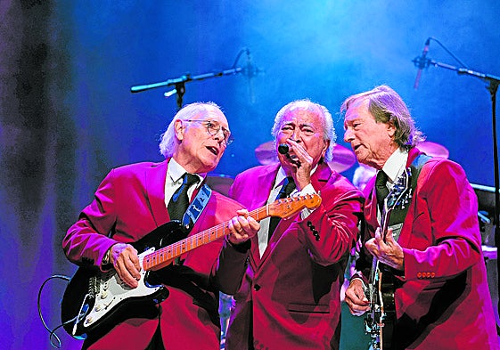 La veterana banda Los Sirex, en pleno concierto.