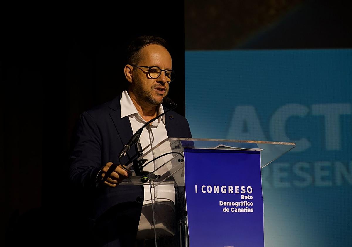 Octavio Caraballo, viceconsejero del Gabinete de la Presidencia del Gobierno de Canarias, en el I Congreso de Reto Demográfico del archipiélago.