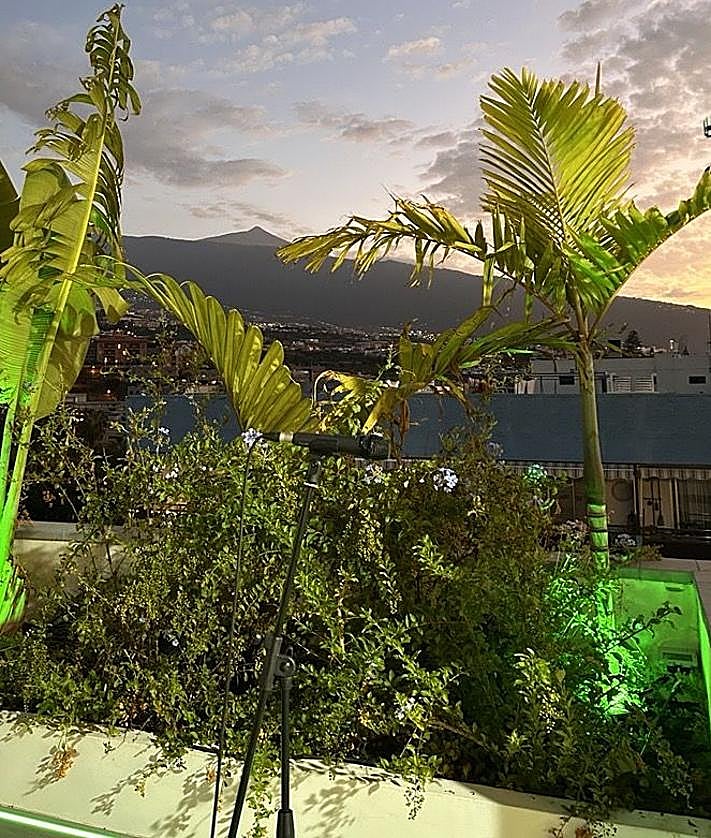 Imagen secundaria 2 - El Skyview Hotel Tenerife celebra con éxito su incorporación a LIVVO Hotel Group en un evento que reunió a más de 150 invitados