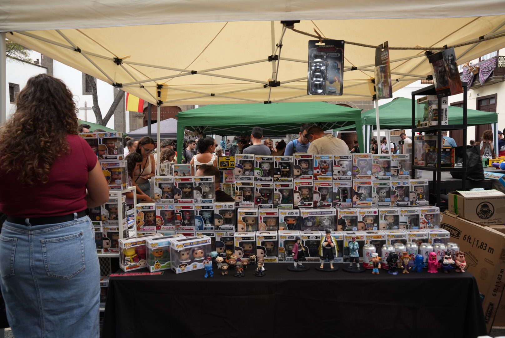 Pasión por lo vintage: éxito de la Feria del Coleccionismo en Vegueta