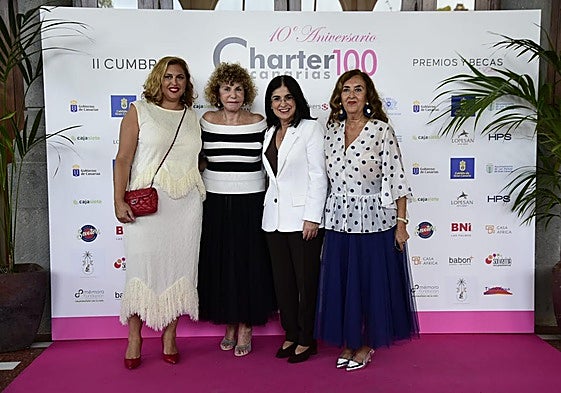 Varios de los momentos de la entrega de premios este sábado.