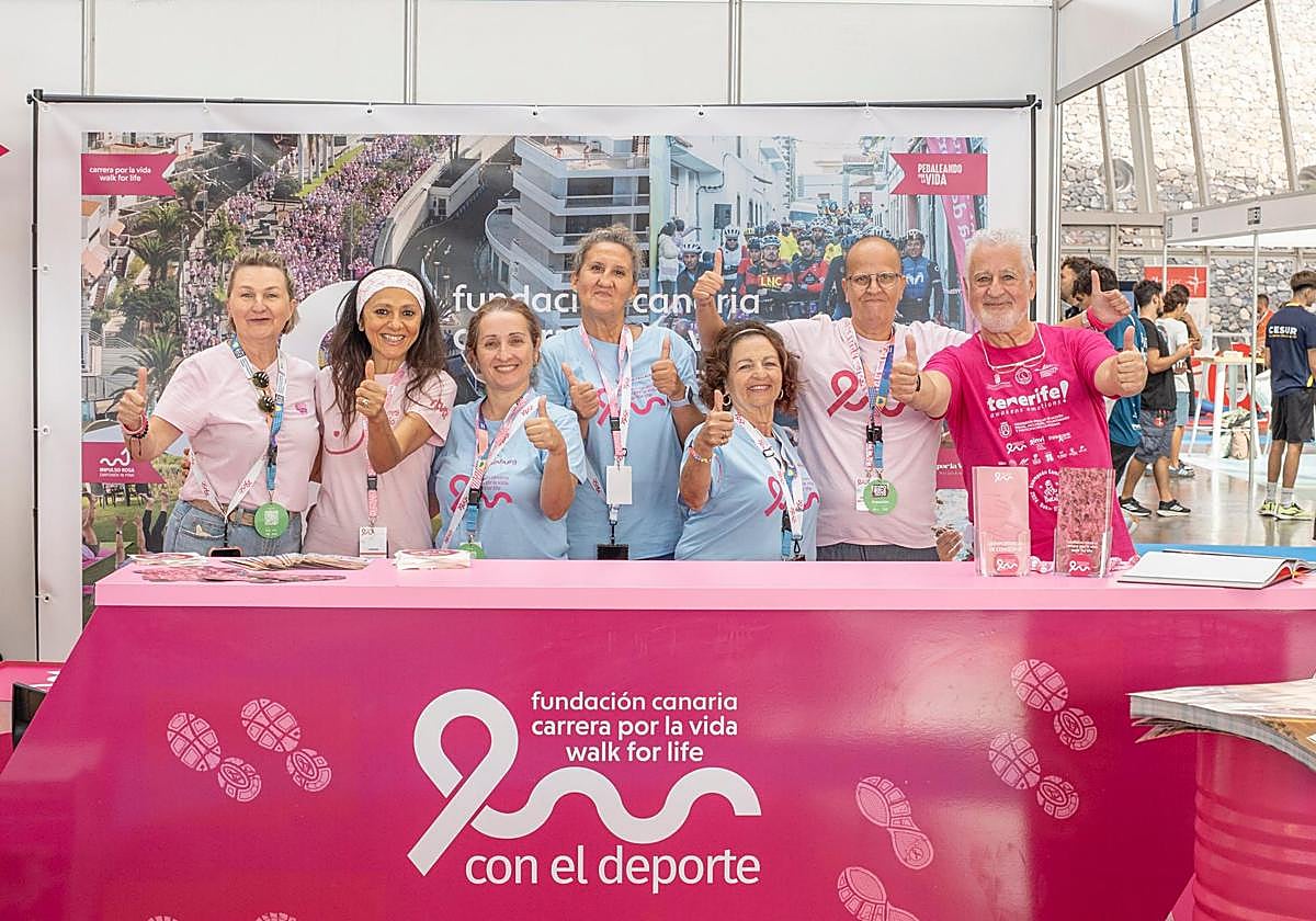 El 'Zorro Rosa' tiñe Expodeca 2025 de solidaridad