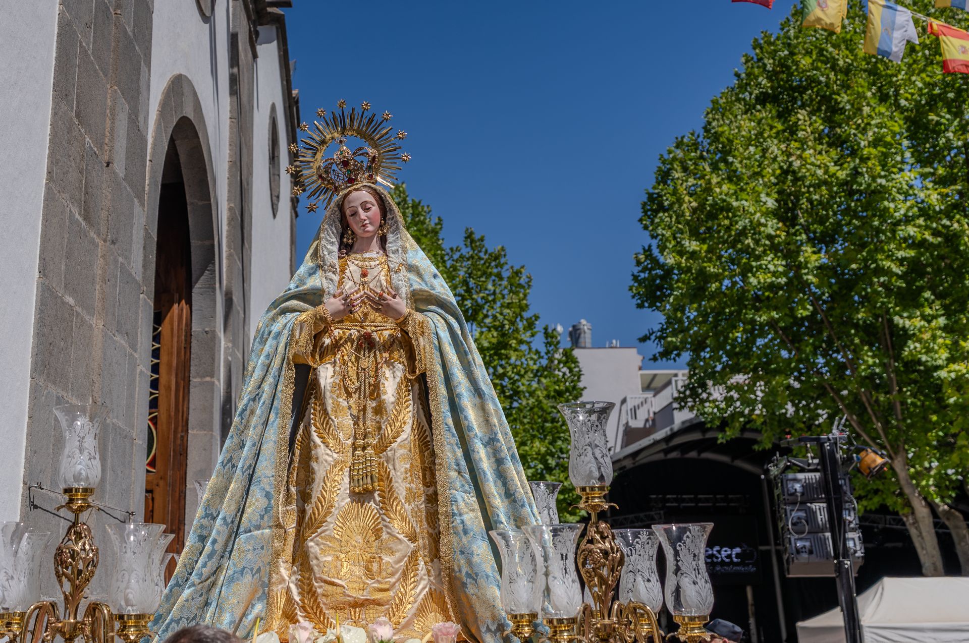 Valleseco celebra su Día Grande con sabor asturiano y solidaridad