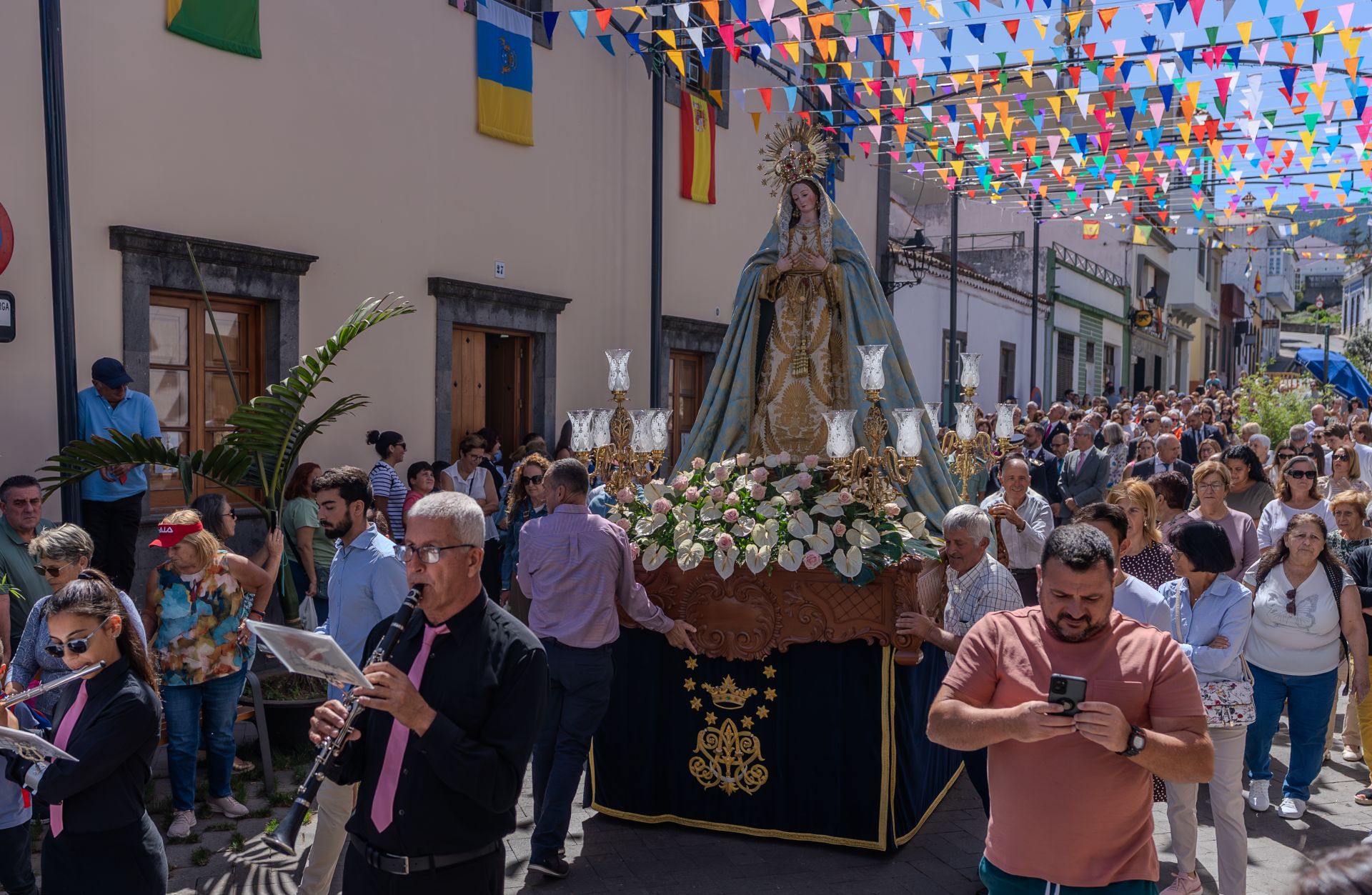 Valleseco celebra su Día Grande con sabor asturiano y solidaridad