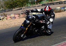 Las motos se adueñaron del circuito en el sur de Gran Canaria.