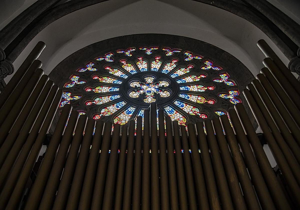 Las vidrieras de Arucas sufren más de 1.000 impactos acústicos a la hora en cada evento