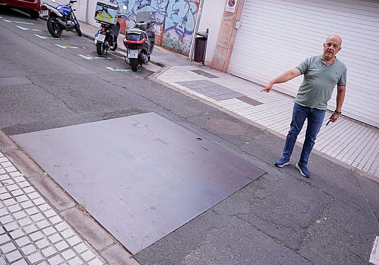 El vecino de Arenales ya ha denunciado esta situación en numerosas ocasiones.