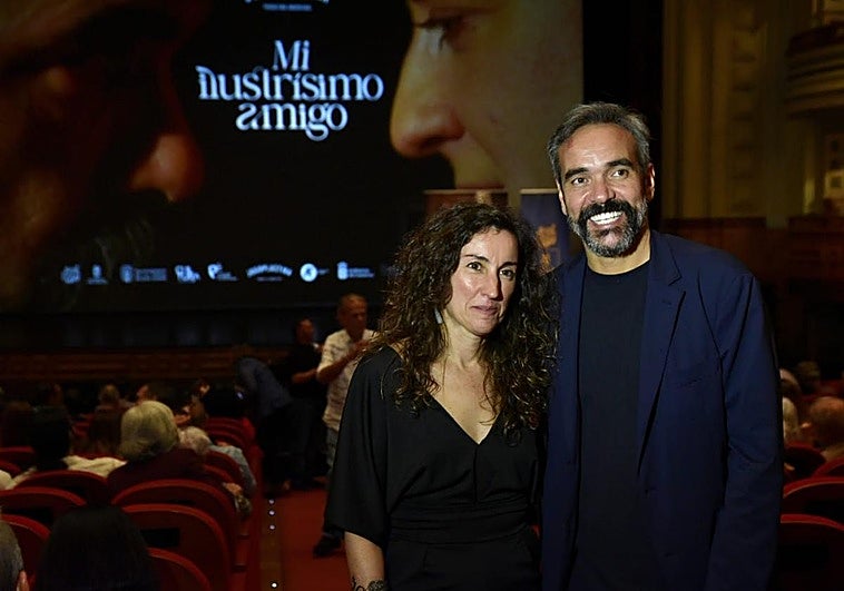 Paula Cons, directora de la película, y Paco Déniz, actor que interpreta a Benito Pérez Galdós, estuvieron presentes en el estreno del filme.