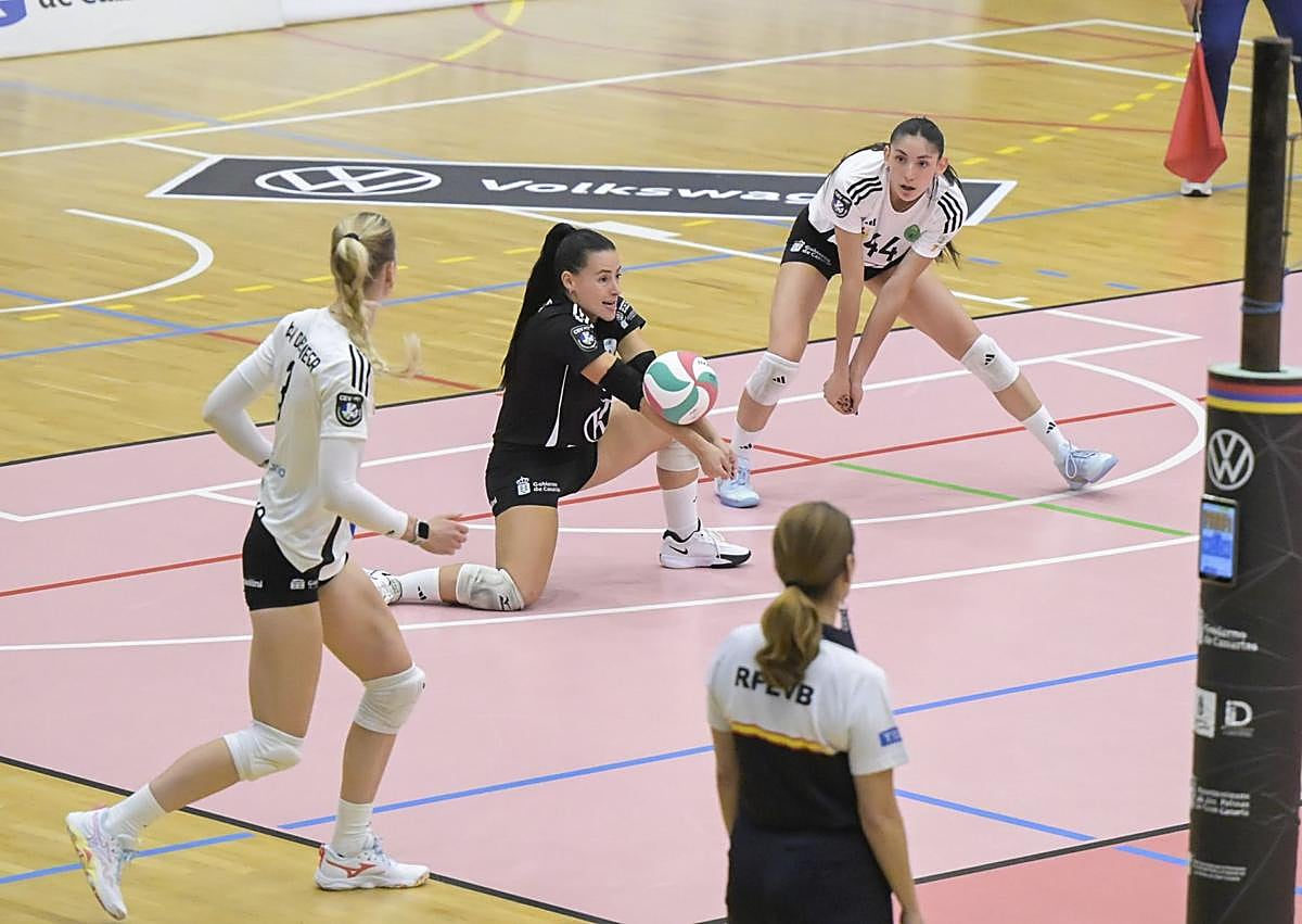 Imagen secundaria 1 - El Heidelberg Volkswagen arranca la Liga Iberdrola con una cómoda victoria ante Feel Alcobendas (3-0)