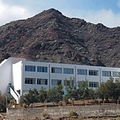 Vista de las instalaciones del Cuermeja, que cerró como colegio pero aún funciona como residencia escolar.