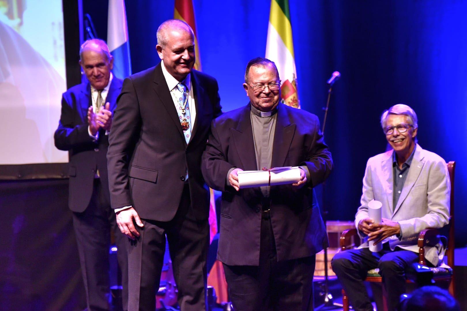 El Ayuntamiento de Teror entregó los Honores y Distinciones del Pino 2025