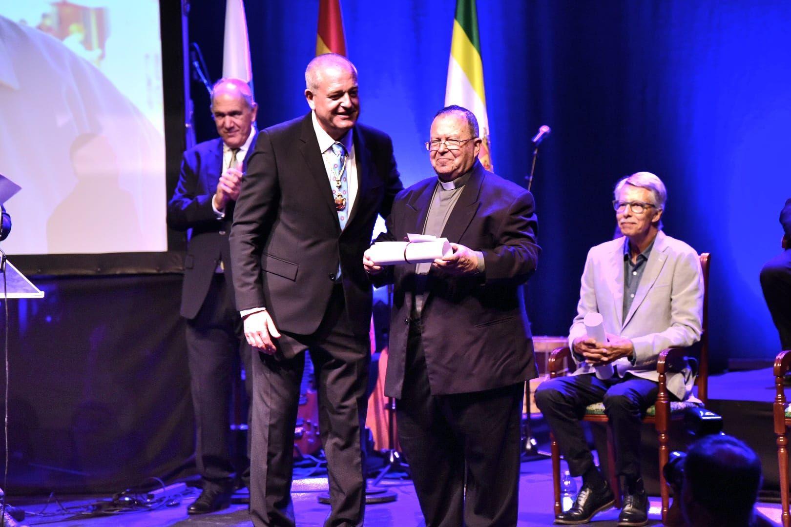 El Ayuntamiento de Teror entregó los Honores y Distinciones del Pino 2025