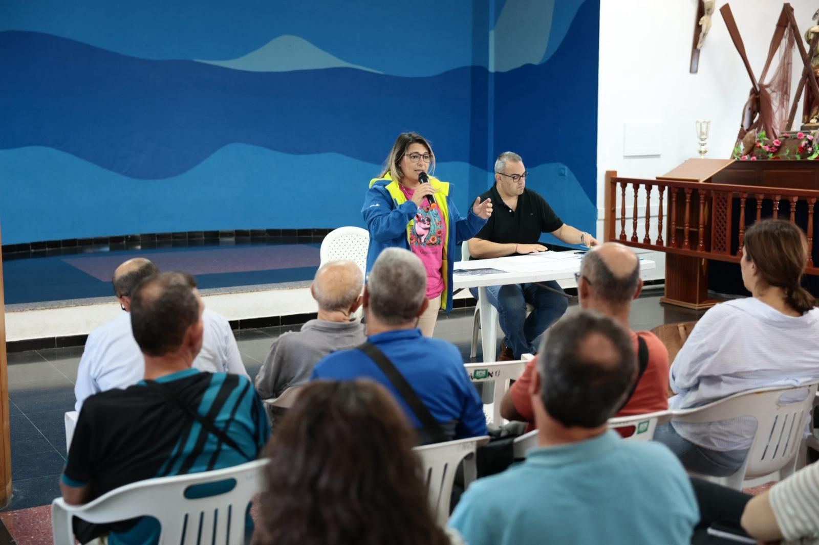 Reunión de los vecinos y del Ayuntamiento por el nuevo deslinde de El Burrero