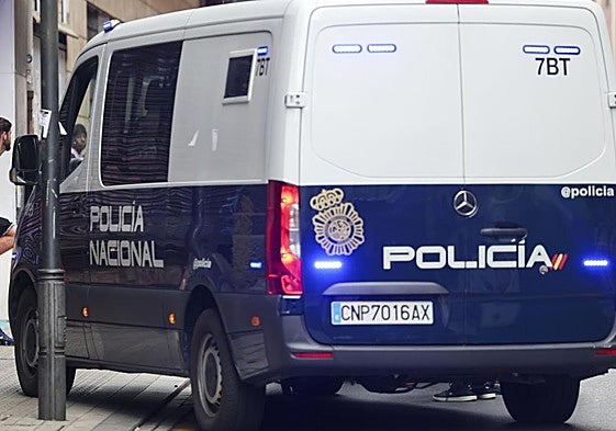Imagen de archivo de un furgón de la Policía Nacional.