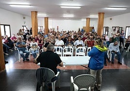 Reunión informativa celebrada este jueves en el centro cívico de El Burrero