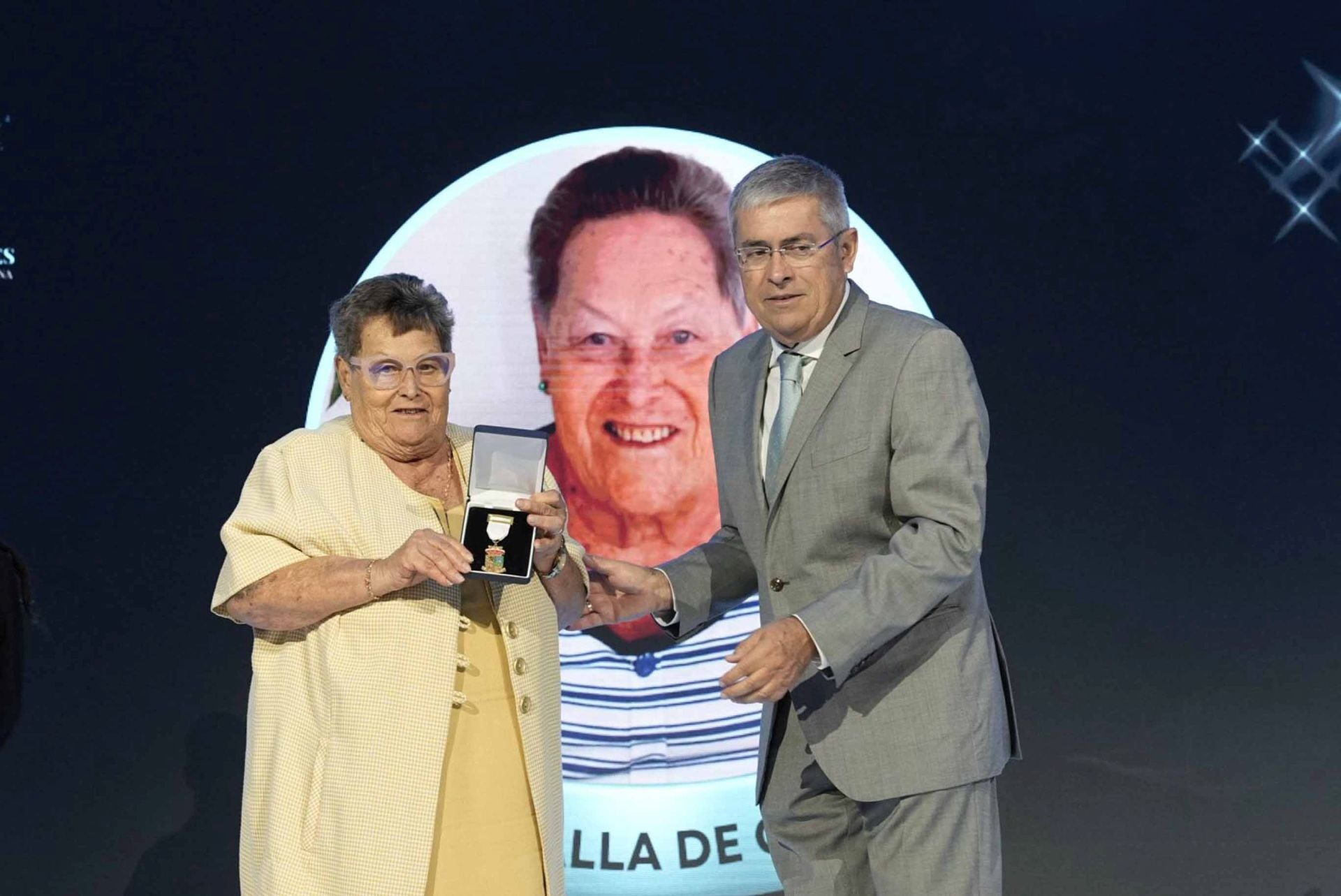 San Bartolomé rinde homenaje a once vecinos que han dejado huella en el municipio