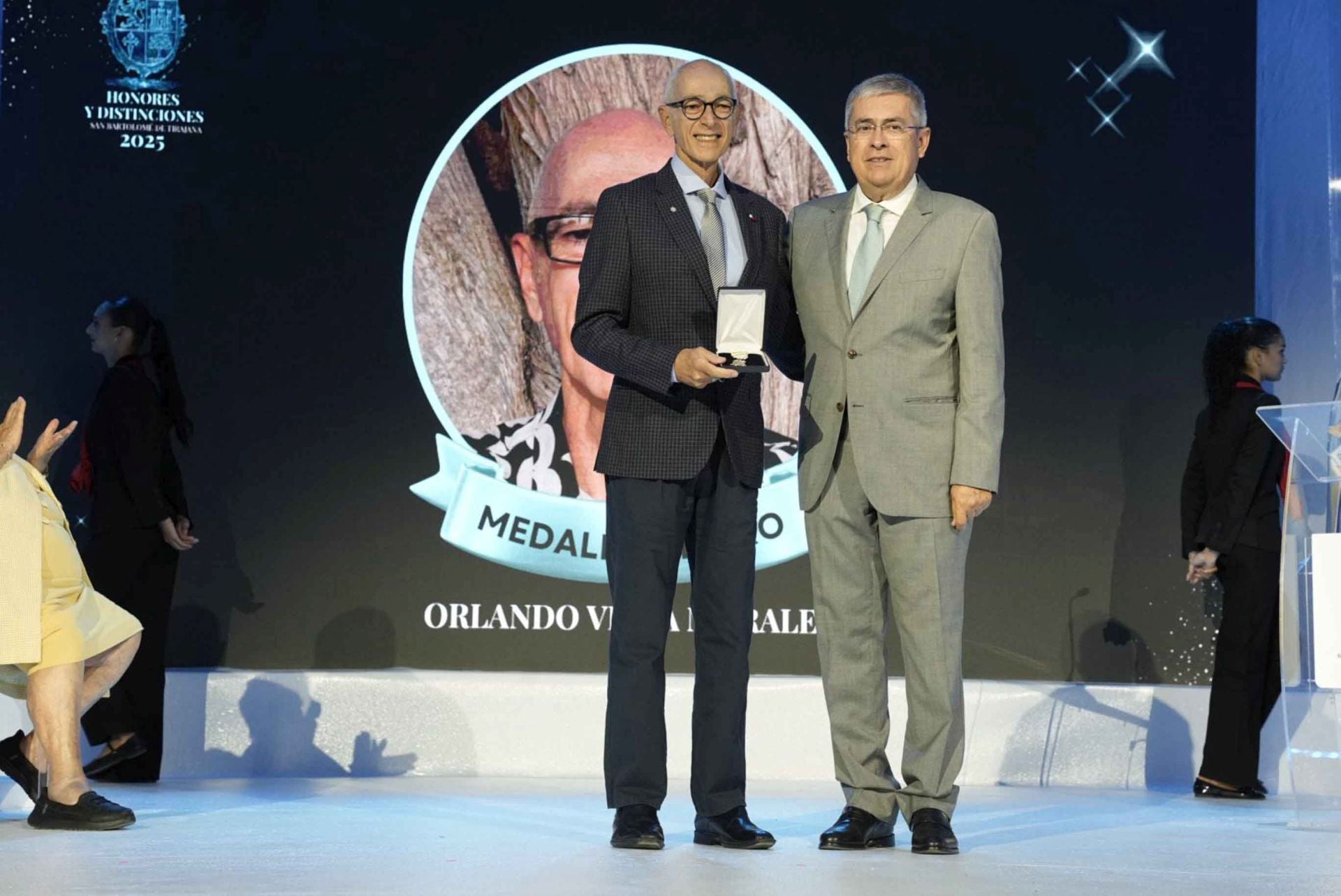 San Bartolomé rinde homenaje a once vecinos que han dejado huella en el municipio