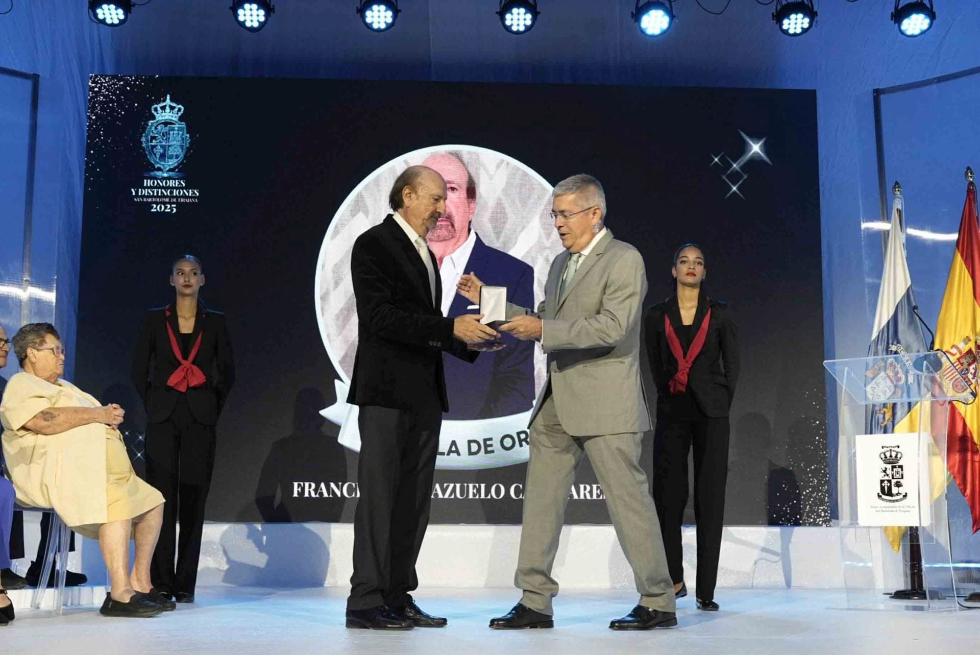 San Bartolomé rinde homenaje a once vecinos que han dejado huella en el municipio