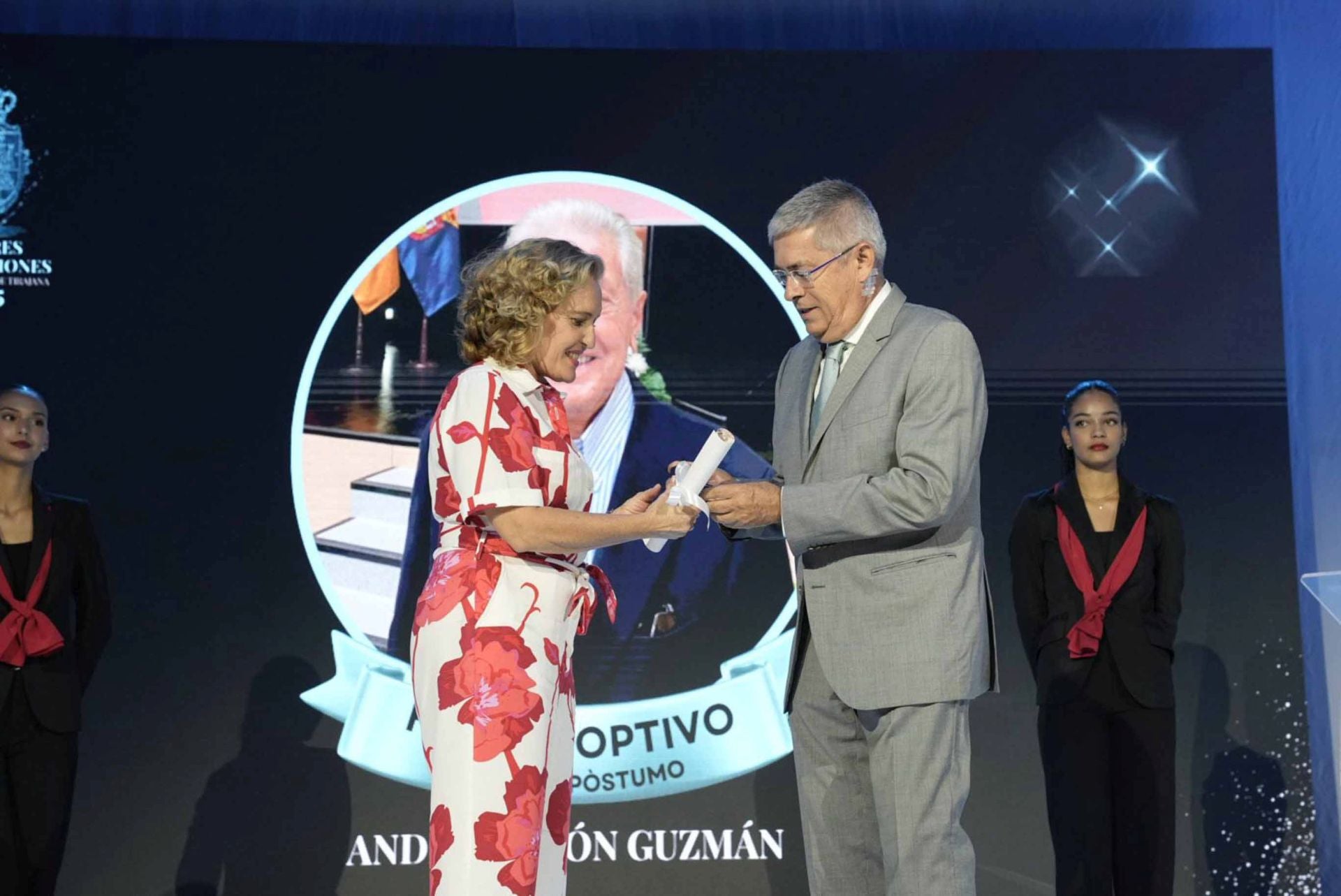 San Bartolomé rinde homenaje a once vecinos que han dejado huella en el municipio