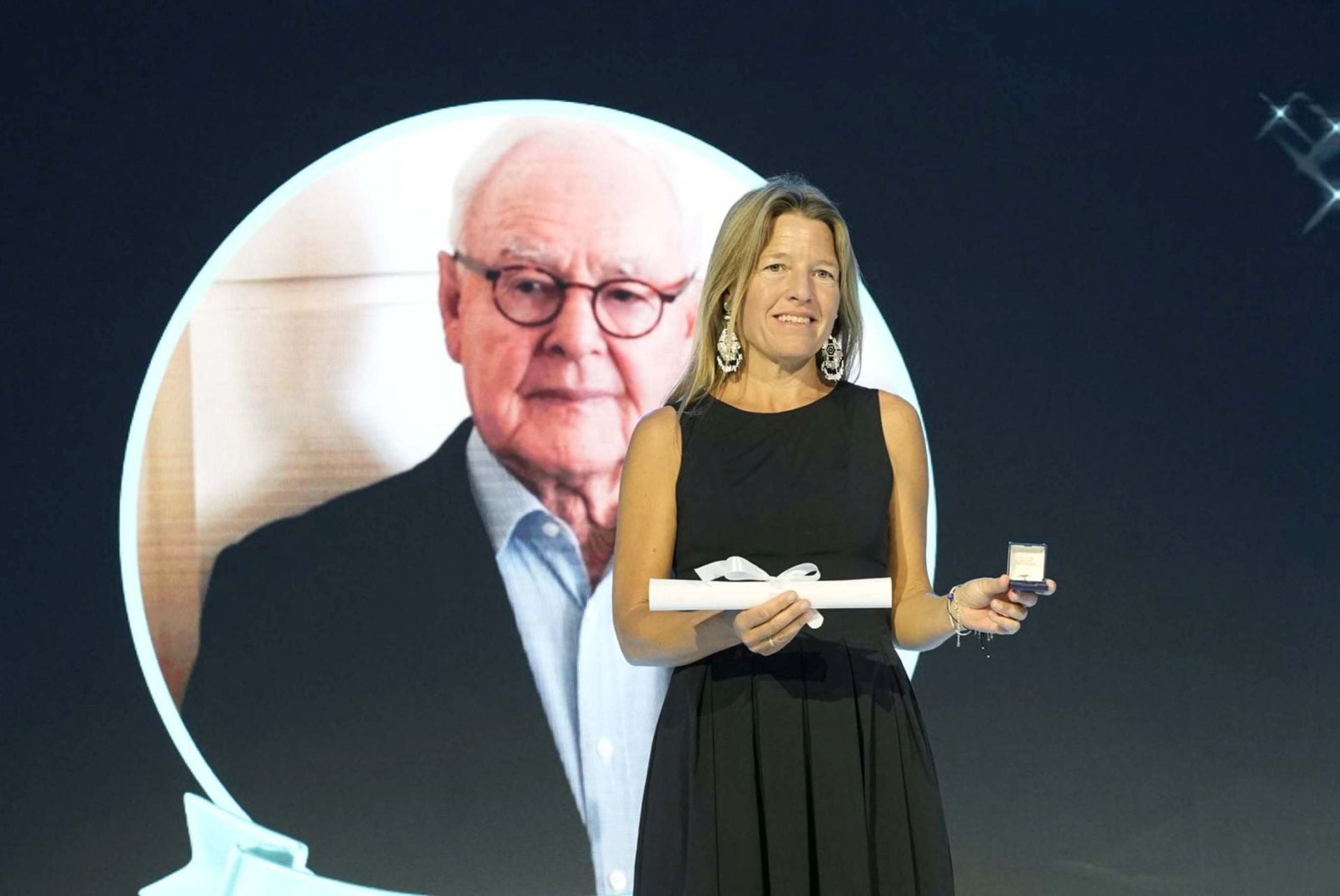 San Bartolomé rinde homenaje a once vecinos que han dejado huella en el municipio