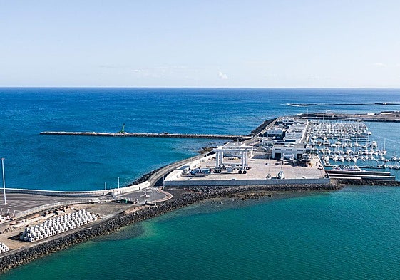 Imagen de archivo del muelle deporrtivo de Arrecife.