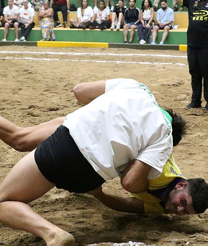 Imagen secundaria 2 - El regreso del histórico Ajódar ilusiona a la Montaña