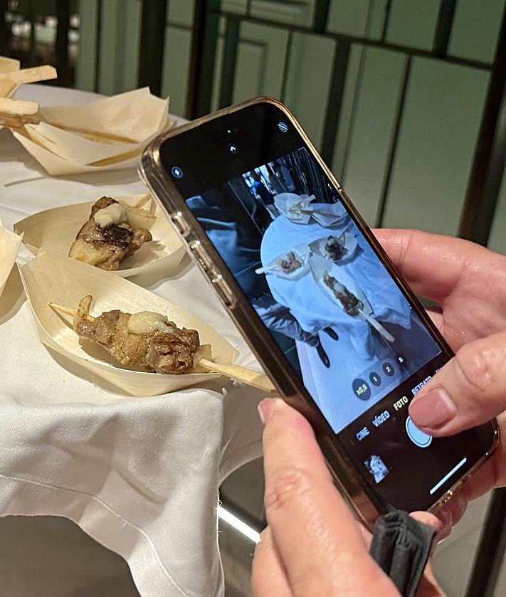 Imagen secundaria 2 - Platos servidos durante el evento