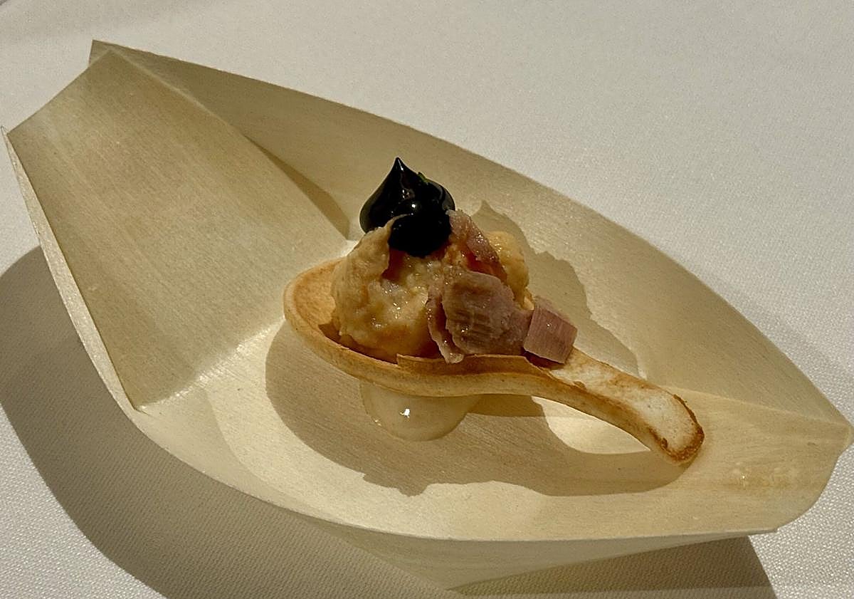 Imagen principal - Platos servidos durante el evento