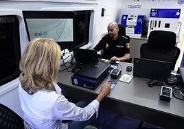 Así son las nuevas unidades móviles de documentación de la Policía Nacional