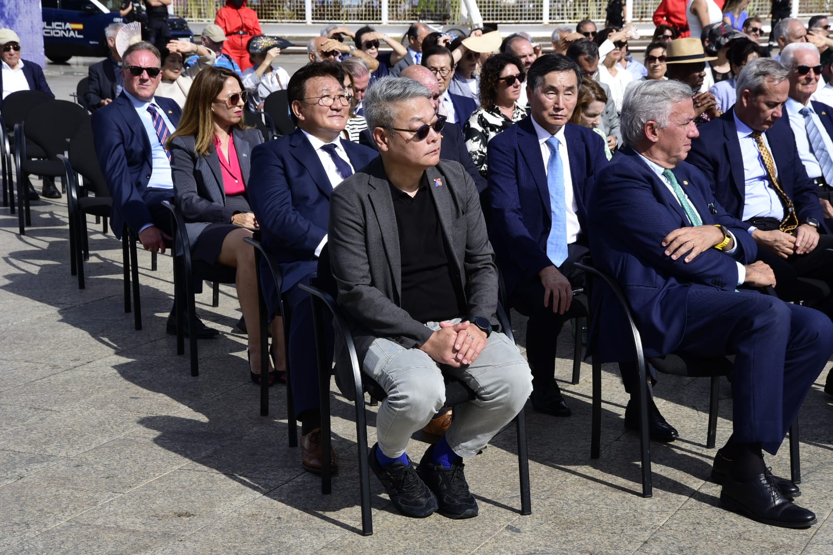 El gesto que une dos pueblos: Las Palmas inaugura el Greetingman