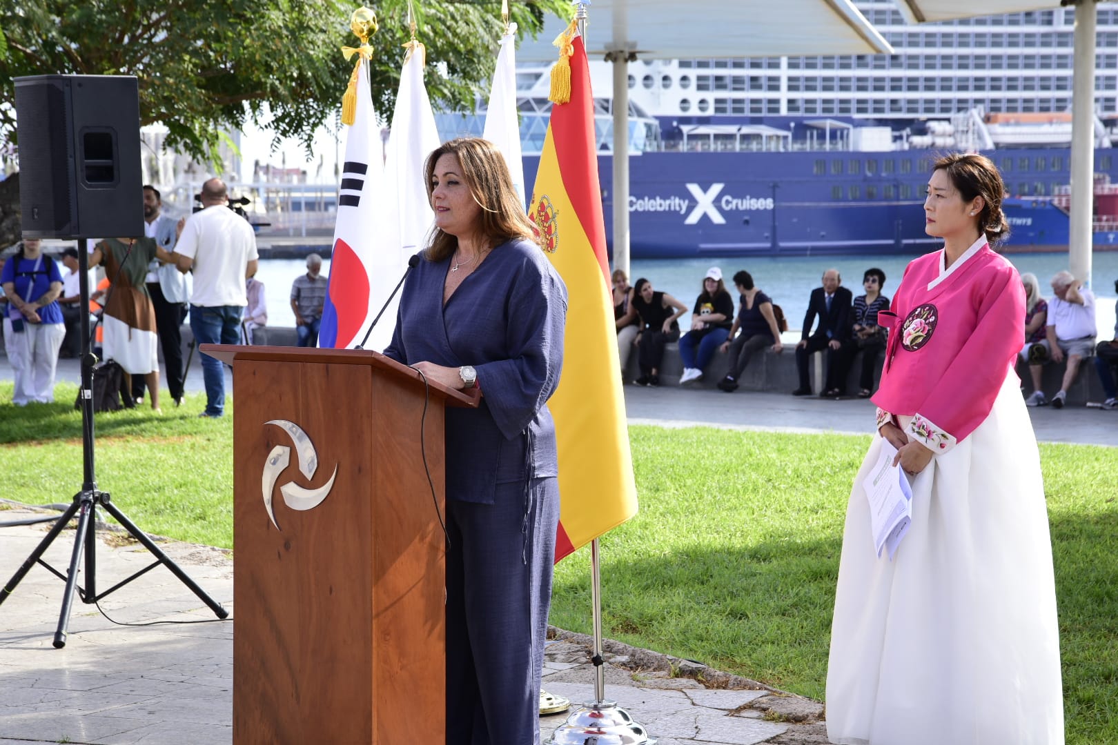El gesto que une dos pueblos: Las Palmas inaugura el Greetingman