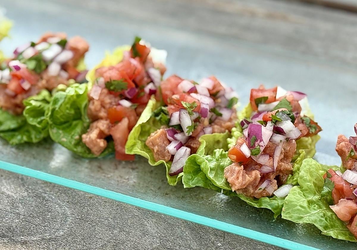 Tacos de atún fresco con pico de gallo