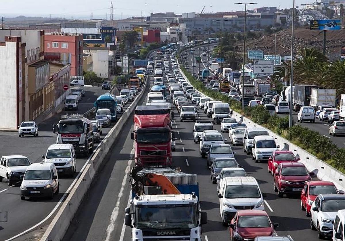 Atasco este lunes en la GC-1.