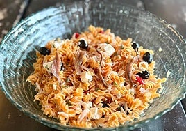 Ensalada con pasta de lenteja roja La Isleña.