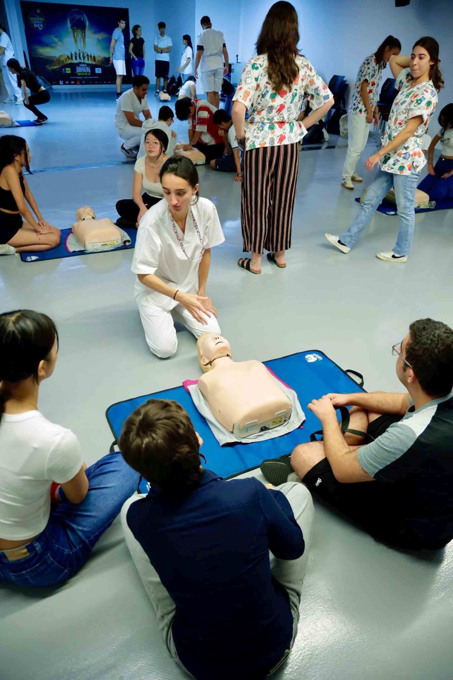 500 personas participan en jornadas sobre reanimación cardiopulmonar