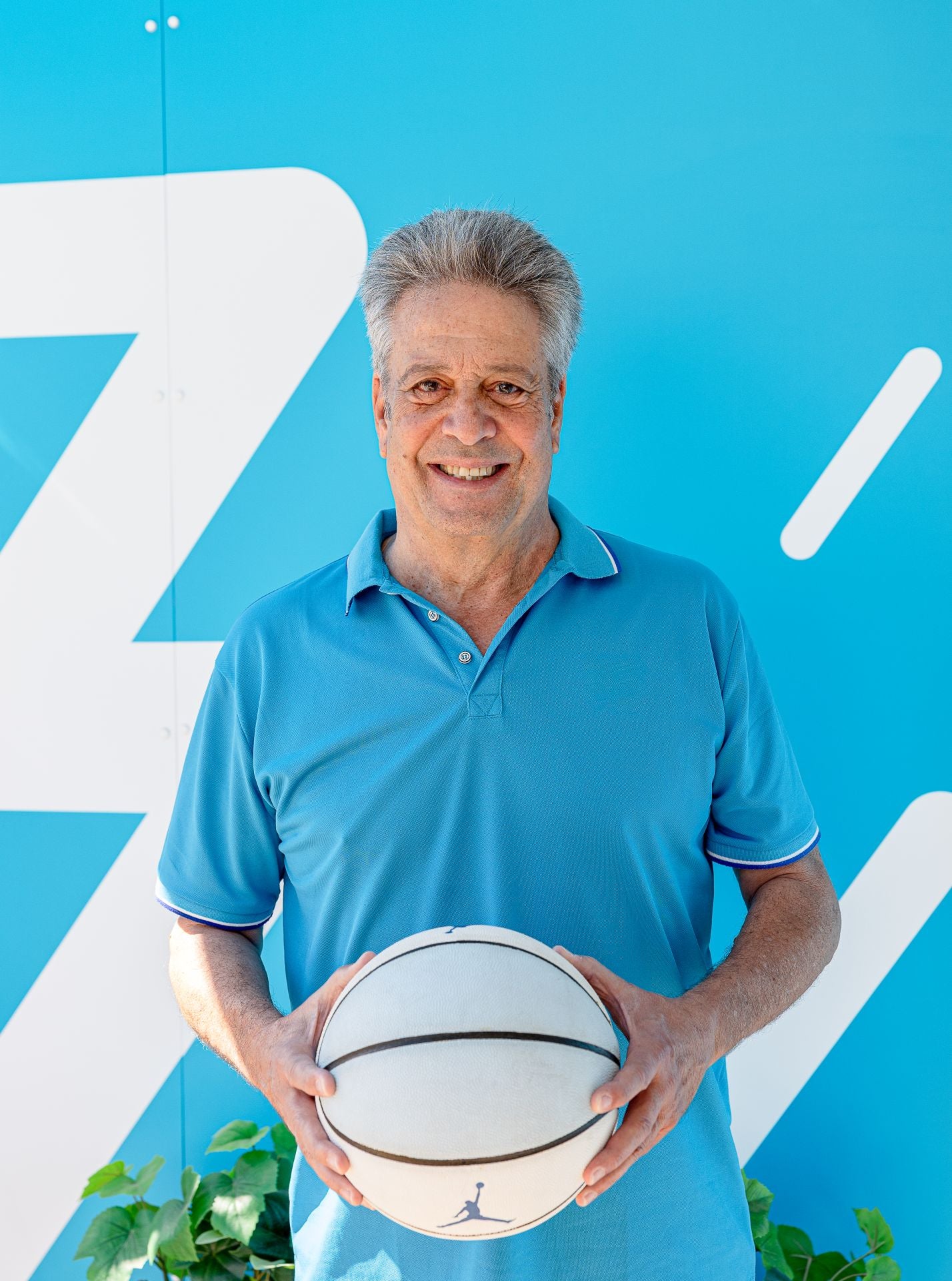 Canaluz refuerza su identidad como marca canaria, cercana y con valores sólidos.